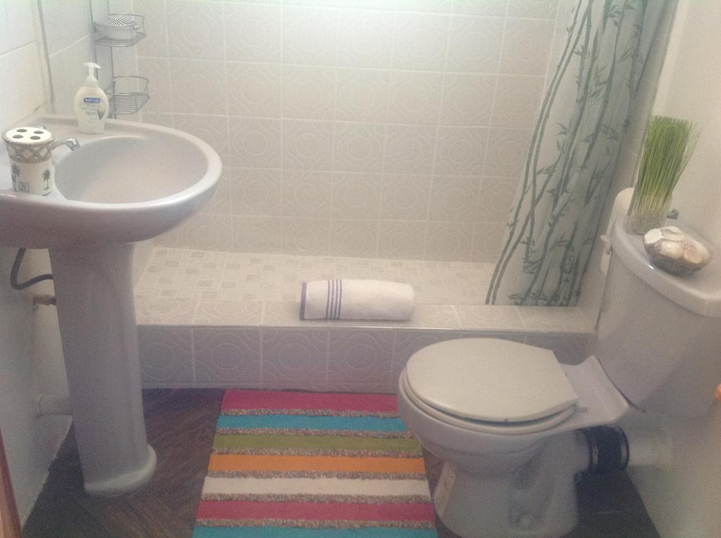 Rainbow Beach Apartments & Rooms Calibishie 객실 사진